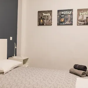 verificați disponibilitatea